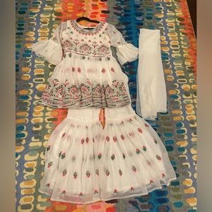 Beautiful beautiful brand new sharara sets for girls. Never worn.